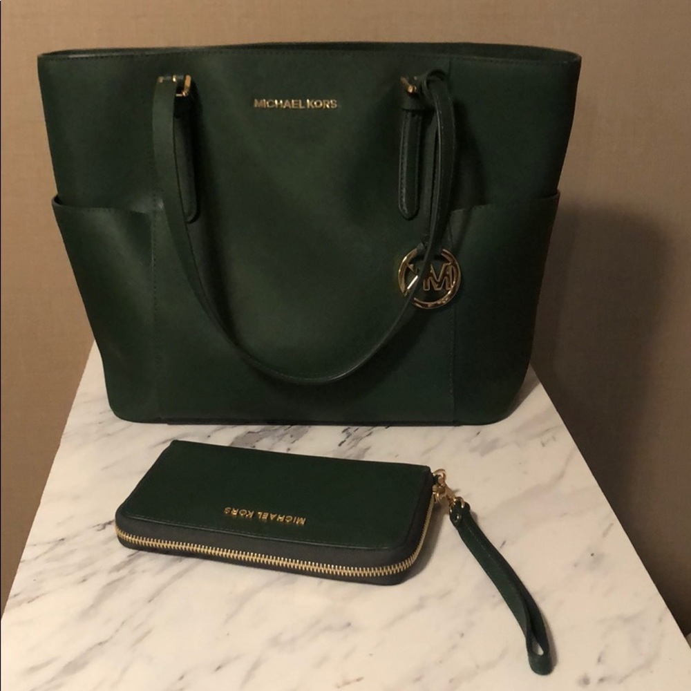 Michael Kors Jet Set East/West Tote Bag & wallet